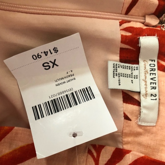 High Waisted Woven Shorts - Picture 6 of 7